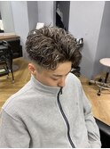 波巻きツイストスパイラルパーマツーブロック刈り上げ