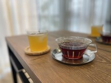 エクラ(eclat)の雰囲気（カラーやパーマの待ち時間はドリンクサービスでカフェ気分で）