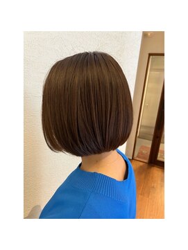 エルサフィロ キタハマ(el zafiro kitahama) 20×30×40代×似合わせカット×シンプルボブ×ツヤブラウン