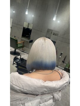 モニカ(MONIQA) ホワイト×ブルー