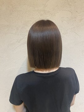 ビフィーノ イーリス 川西店(bifino iris) 切りっぱなしボブ♪