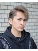 ミディアムショート ホワイトグレージュ ツイストスパイラル