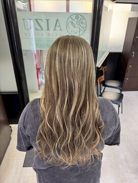 アイズ 本厚木(AIZU) 白髪ぼかしハイライト