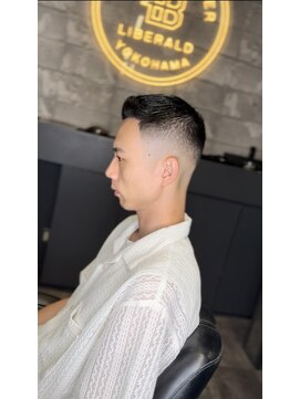 フランクスバーバーリベラルド 横浜(FRANK'S BARBER LIBERALD) MEN’S HAIR/フェザーアップ/スキンフェード/　S