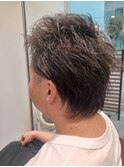 自然な束感と動きが魅力のナチュラルショートスタイル