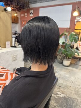 チャプター 問屋町(chapter) 透明感ケアカラーアッシュブルーブラック切りっぱなしボブ韓国