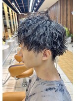 クオリス 上板橋店(QUALIS)&nbsp;20代30代◎ツイスパ刈り上げマッシュ縦落ちパーマで清潔感