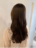 艶感たっぷりのショコラブラウン韓国ロングヘア