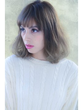 アリー 原宿 表参道(ALLY) [ALLY阿部]人気のグレージュ×ハイトーングラデーションカラー