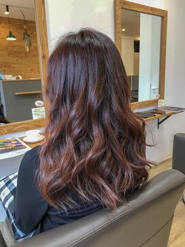 メイヘア(May Hair) ロングのコテ巻きスタイル