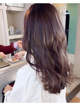 マリアバイアフロート(Maria by AFLOAT) ロングヘアのレイヤーカット×ハイライトブルーラベンダー