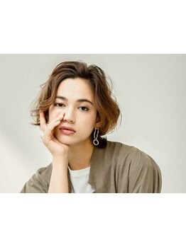 お悩みをカバーしながら新たな印象をつくるショートスタイル。熟練したスタイリストにお任せを。[国立]