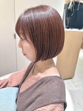 コンティロミー(CONTI ROMMY.) 切りっぱなしラインがオシャレ。首も綺麗に見える【ボブ】