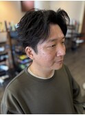 ナチュラルなのに洒落てる、大人の余裕ヘア（フェザーショート）