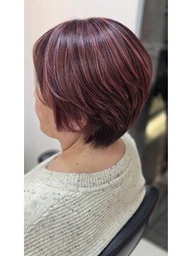 キャパ 秦野(CAPA) ツヤ感ボルドーピンク×立体ショートボブ