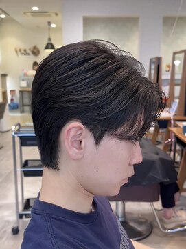 メンズヘアフェイス(Men's hair FACE。) センターパート/ニュアンスパーマ/毛流れパーマ