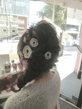 ヘアセットサロンエッジ(Edge) 卒業式編込みダウンスタイル