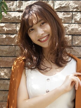 アトリエ フェム(atelier.fem) atelier midy ラフな動きが可愛いミディウェーブ