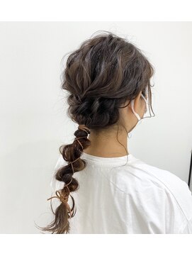 ビサイドヘア(beside hair) ひもアレンジ