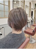脱白髪染めハイライトグレーヘア☆