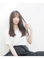 レナークルグラン(LENAHC Le grand) ロングヘア/ナチュラルアッシュ/ローレイヤー