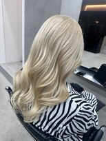 カケル(×.)&nbsp;ホワイトベージュ/ブロンド／ハイトーン