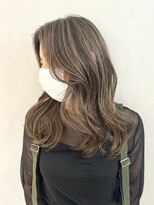 マスカリ(muscali)&nbsp;細めハイライトメルティカラー/フェミニンロング/表参道