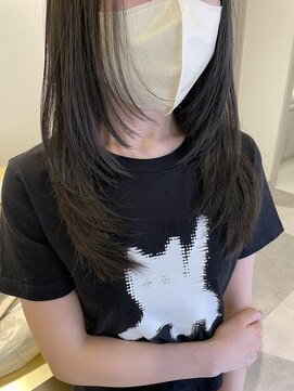 エミィ(emii.) レイヤーカット/オリーブカラー