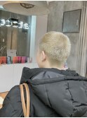 ベリーショート　ハイトーン　金髪　刈り上げ　おしゃれ坊主