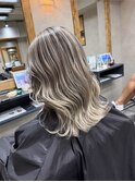 バレイヤージュ、ハイライト、レイヤーロング、グレーベージュ