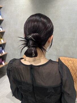 シャルムバイケンジ(Charm.by KENJE) 【タイトスタイル】ツヤっとタイトなカチモリアレンジ