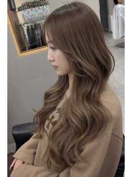 ラピス 横浜(Lapis) ミルクティーベージュシールエクステハイライトブリーチカラー