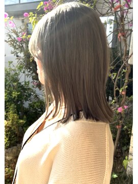 アトリエ エス atelier es HAIRDESIGN アッシュグレーブリーチカラー