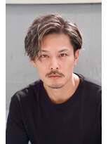 トラスト ザ バーバー 東京駅日本橋店(TRUST the Barber)&nbsp;ツイストスパイラル/センターパートスタイル