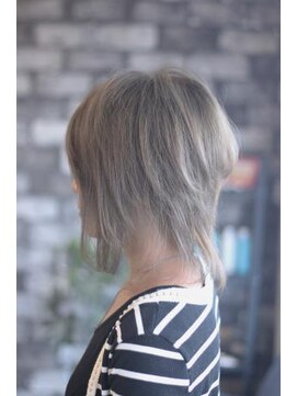 ラヴィエール(LAVIERE by R-EVOLUT) 【LAVIERE】ウルフレイヤーショート×アッシュ