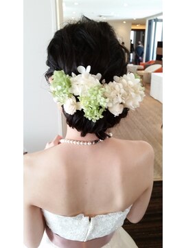 ウルプラスアイ(URU+ai) くずしギブソンタック