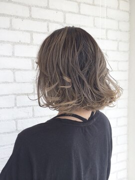 ルーヴェ(LOWE) 能瀬 ナチュラルベージュグラデーションボブ