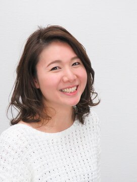 ヴェイスサロン(Vase Salon) 刈り上げセンターパートクラゲヘアーオリーブグレー11