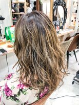 アンフィシュピトロワ(AnFye spi tlow)&nbsp;［AnFye］ミックス巻きハイライトスタイル