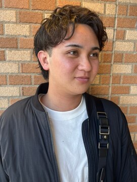 ポルト(porto produced by teatro hair salon) メンズ波巻きパーマ　アップバング　ツーブロック