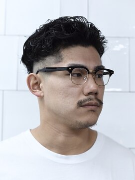 メリケンバーバーショップ フクオカ(MERICAN BARBERSHOP FUK) ハイライトマッシュパーマウルフアッシュブラック