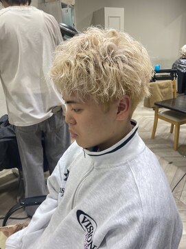 エル(EL by green) 《tomi》ホワイトブリーチ×スパイキーショート