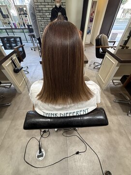 ユニ(Uni.) 艶髪！切りっぱなしミディ