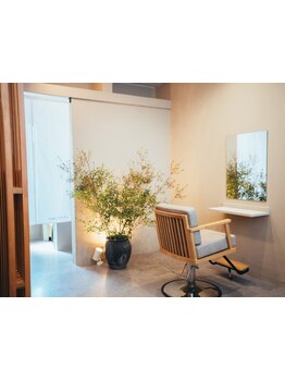 髪に奥行きを。訪れた人だけが感じられる芯のある美しさと奥ゆかしき余韻。