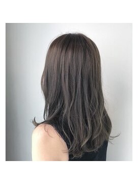 ミリ 国分寺(Mili) ミディアムレイヤーカット&アッシュブラウンカラー