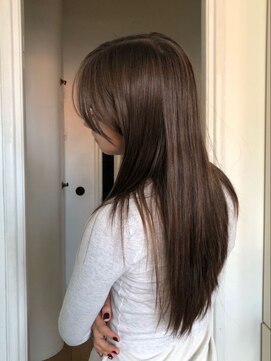 アミ(Ammi) レイヤーカット/ブラウンカラー/髪質改善/ブリーチ/カラー/韓国