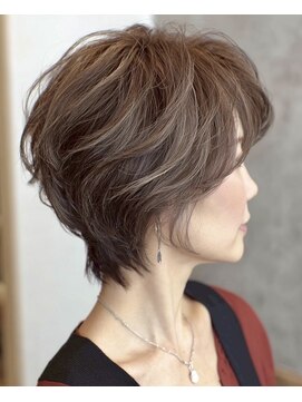 ハーツ(Heart's) 白髪ぼかしカラー脱白髪染め大人ショート40代50代60代