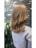 ベージュケアブリーチレイヤーカット丸みショートボブ