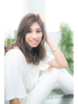 ミリュウ(Milieu) プラチナグレージュ