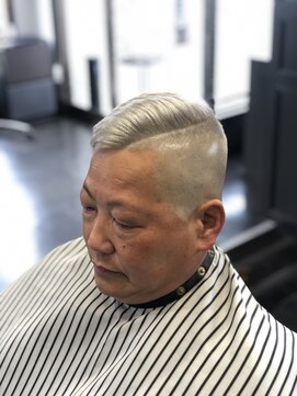 ヒロザバーバー(HIRO THE BARBER) ホワイトカラースキンフェード
